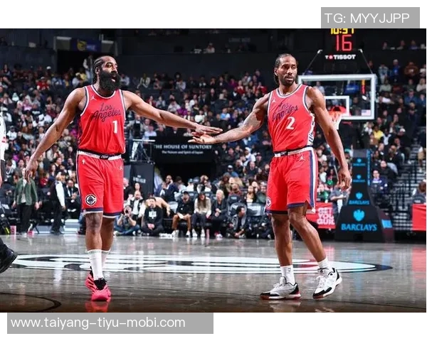 快船首发阵容调整哈登邓恩小琼斯巴图姆祖巴茨迎战缺席的小卡比尔